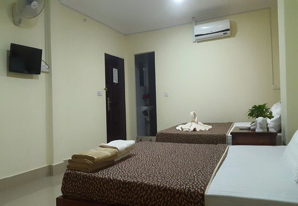 First Hotel Battambang Zewnętrze zdjęcie